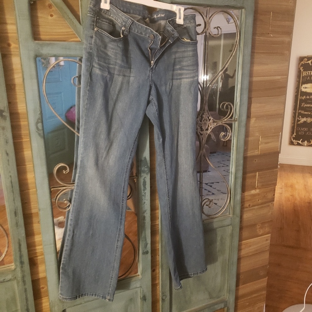 Jeans - Picture 2 of 3